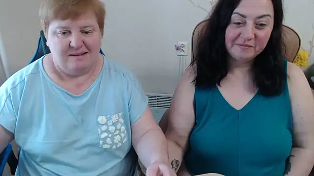 Lindy-Jeanie Live XXX-Chat