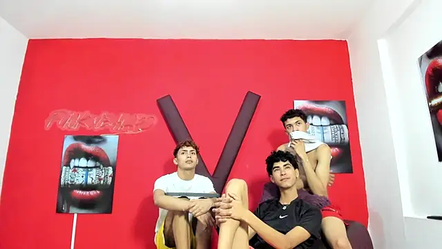 AVENGER_BOYS2026 Show in webcam