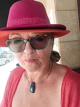 Hot-Muci Live XXX-chat