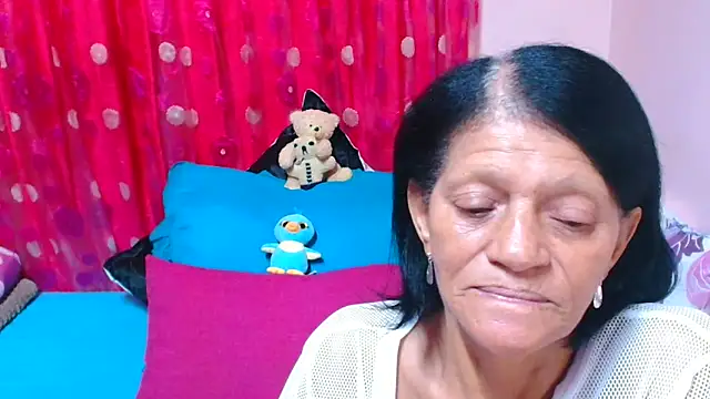 SLUTTYROXYn Live XXX chat