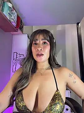 AsianMilfSheryl: διαδικτυακό σόου στην κάμερα