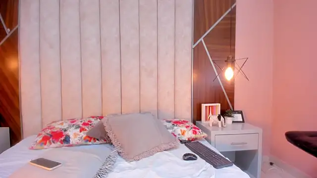 Вебкам-шоу CAROLYNFOSTER