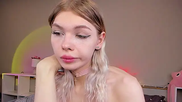 Blondy_Fina Adlı Modelin Web Kamerası Şovu