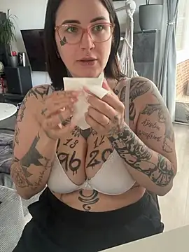 NyxTattoo – Naživo XXX chat