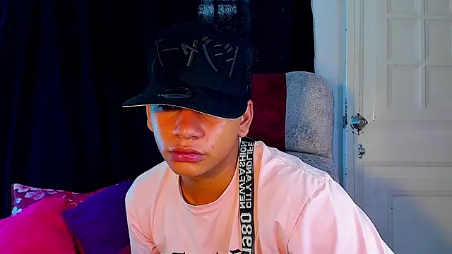 Czat XXX na żywo – Aless_bigg