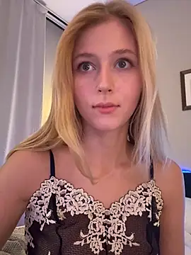 LunaRase's Webcam Show