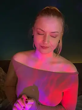 CherryyCheeks 即時 XXX 聊天