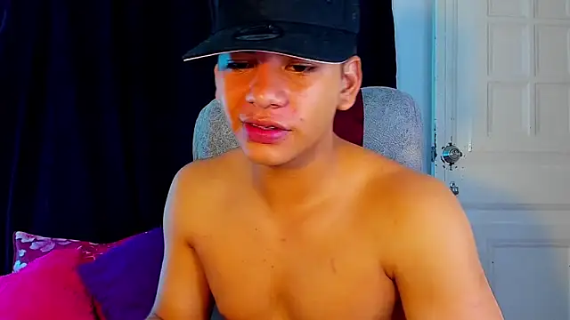 Aless_bigg Live XXX Chat