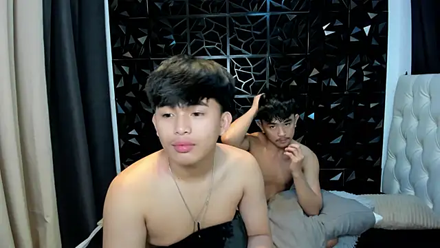 xlovercutietwink 网络视讯表演