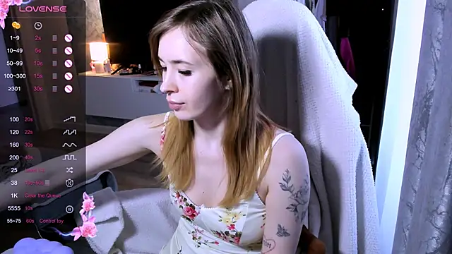 ZoyaMill's Live XXX Chat