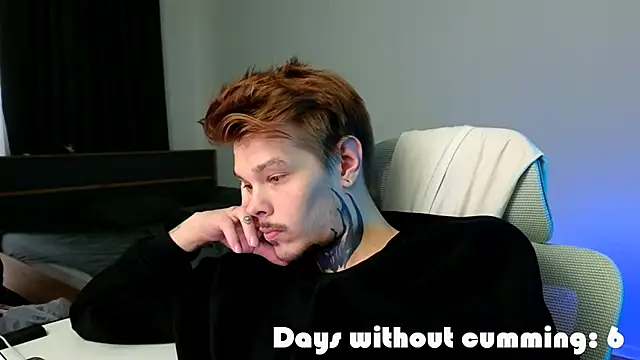 DENIS_HERE Pertunjukan Webcam