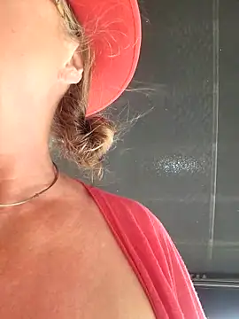 Hot-Muci: онлайн-секс-чат