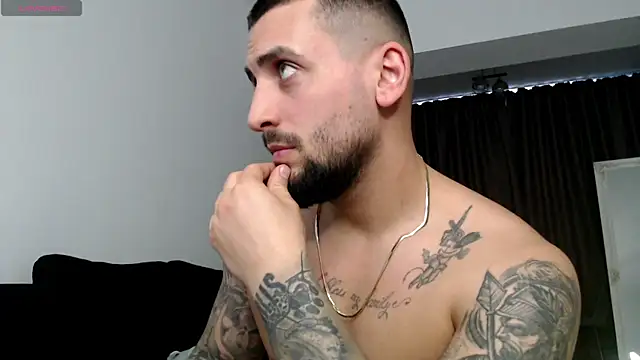 _DylanGreen Adlı Modelin Canlı XXX Sohbeti