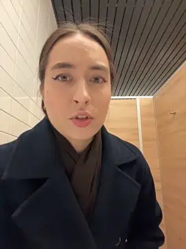 Holly_Play live XXX chat