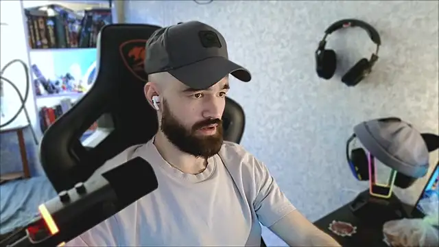 دردشة _Mostly_ الجنسية المباشرة