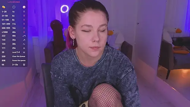 Mira_Falls Chat XXX live