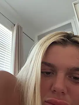 Irish_BarbieMilfx's Live XXX Chat