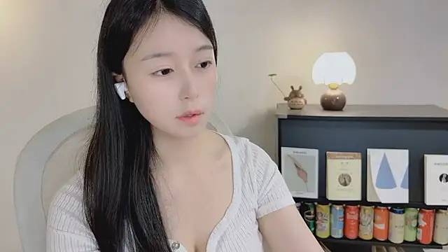 Onechestnut's Live XXX Chat