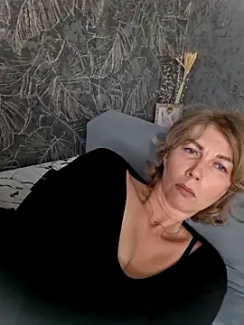 stellahere8 live XXX chat