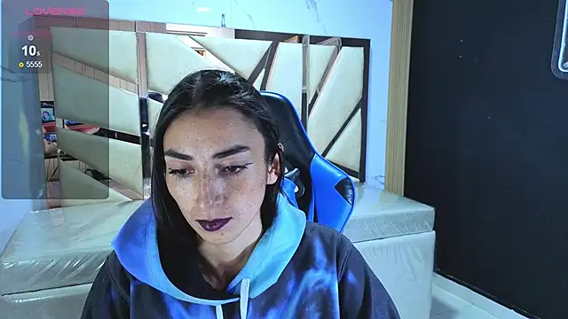 Maily_a_ live XXX chat