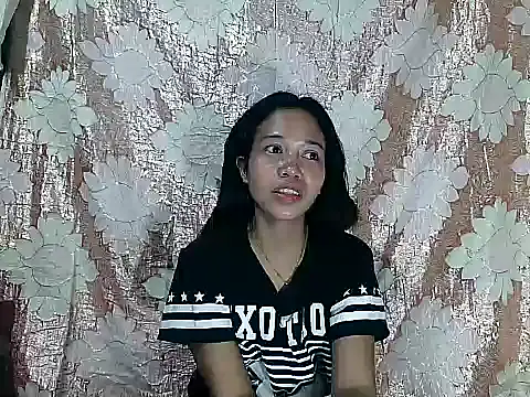 PinaySkinnyGirl's Live XXX Chat