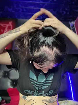 Sophie_LS Chat XXX in diretta