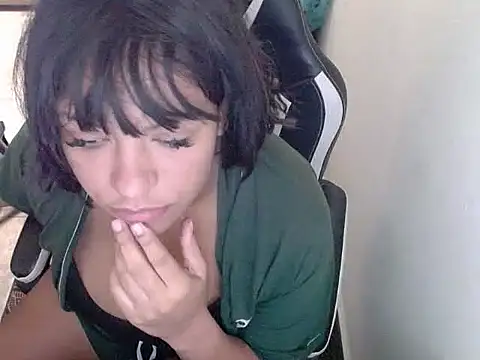 Show de Lora-K na webcam