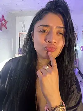 lucianaroy Show in webcam