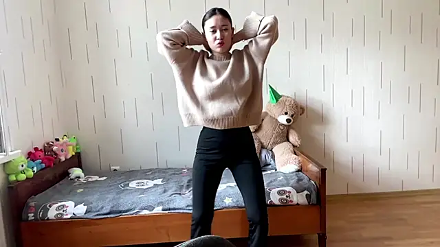 YourMiIa: онлайн-секс-чат