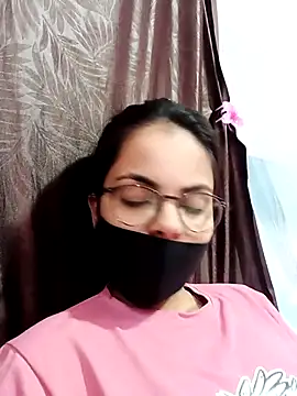 Sandhya_77's Live XXX Chat