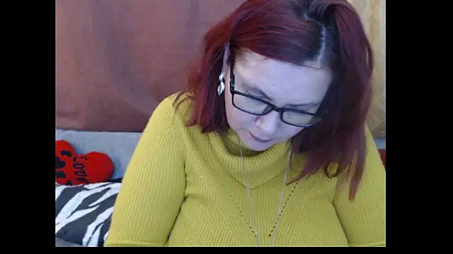 PlayfullMature Chat XXX live