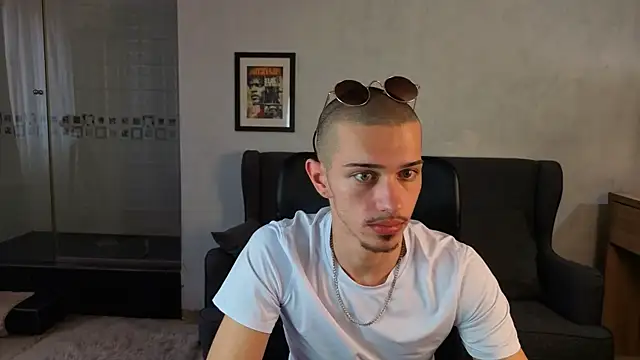 Chat +18 de KaydenDrew ao vivo