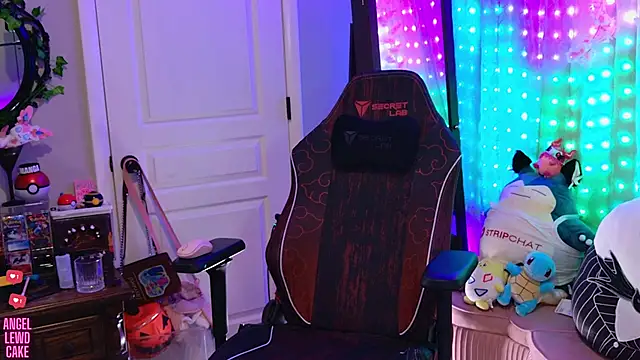 Pertunjukan Kamera Web Angel-Lewd-Cake