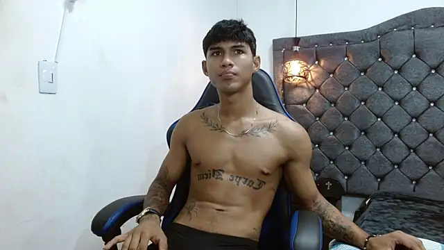 luka_big18 Pertunjukan Webcam