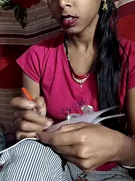 Itz_Aisha__ Chat XXX in diretta