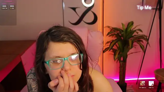 Ariell_Mini élő XXX-chatje