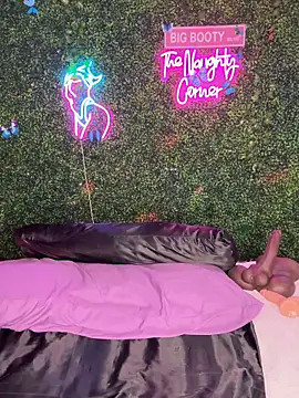 RenaThickAss: онлайн-секс-чат