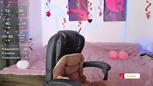 KiraGlam's Live XXX Chat