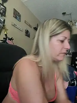 NikkiBlisss: вебкам-шоу