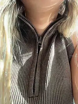 SashaCatt 即時 XXX 聊天