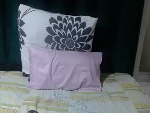 Show de CaramelMelons78 na webcam