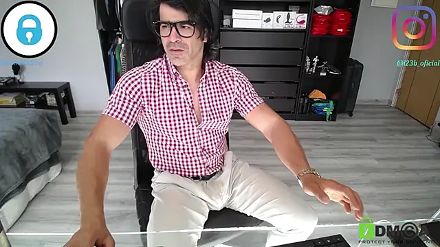 Show de latinoo23bom na webcam