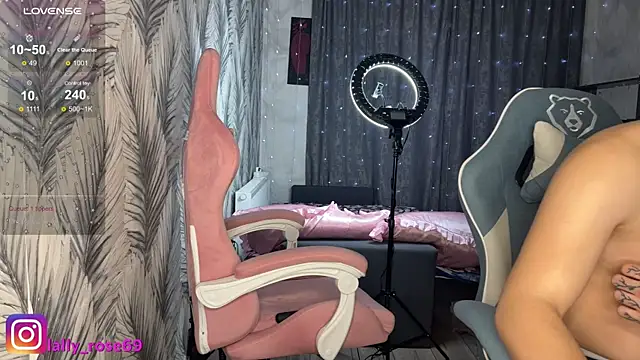 LallyRose69 webcam show