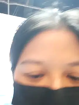 StrayedForename Live XXX Chat