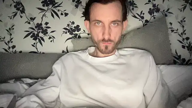 Big8inchUncutCock 即時 XXX 聊天