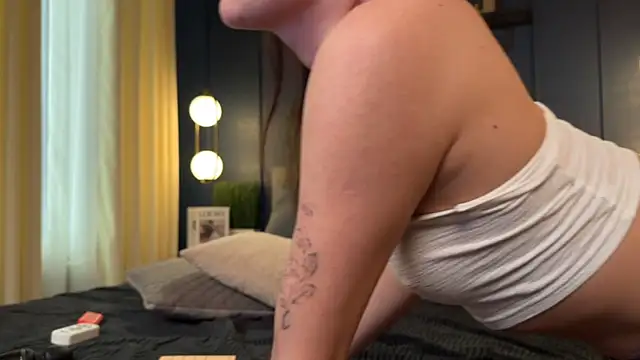 AdriaNochi Live XXX Chat