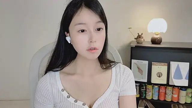 Onechestnut's Live XXX Chat