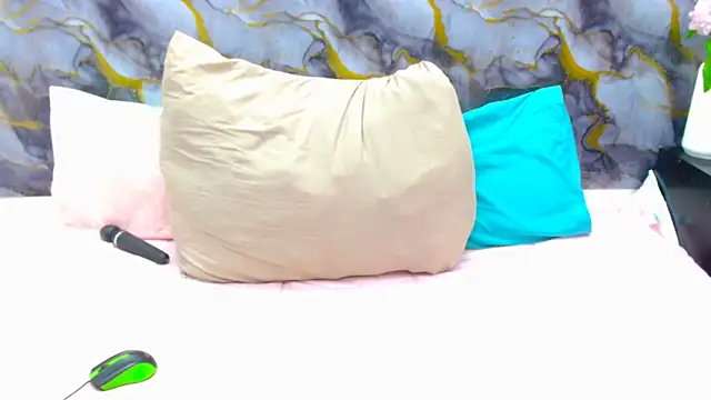 DaisyGirlxx élő XXX-chatje