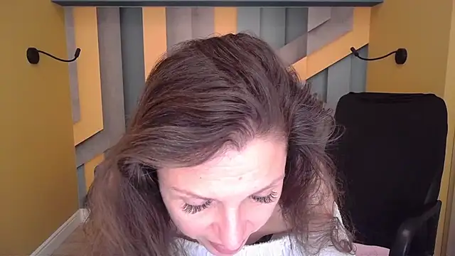 Chatroom XXX en direct de EllaLong