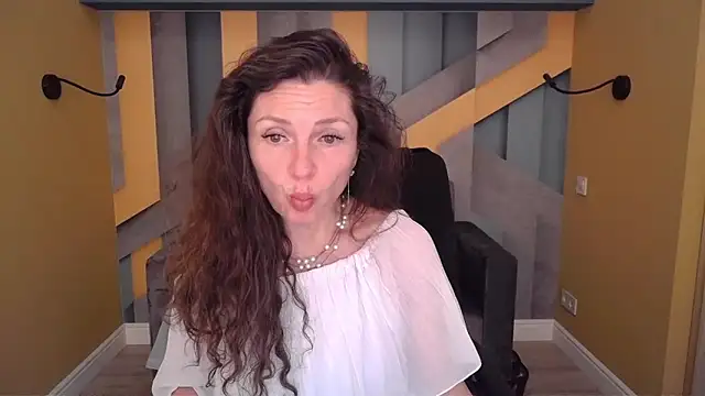 EllaLong Adlı Modelin Canlı XXX Sohbeti